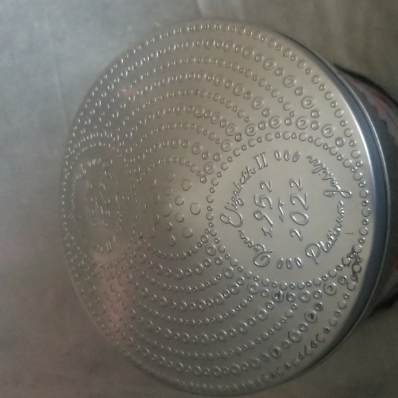 XP⚡Queen Elizabeth Platinum Jubilee Cookie Jar - Picture 2 of 3